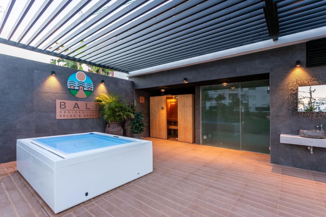Nice 2 Bedroom Bali Apartment With Sea Views Torrevieja Exterior photo