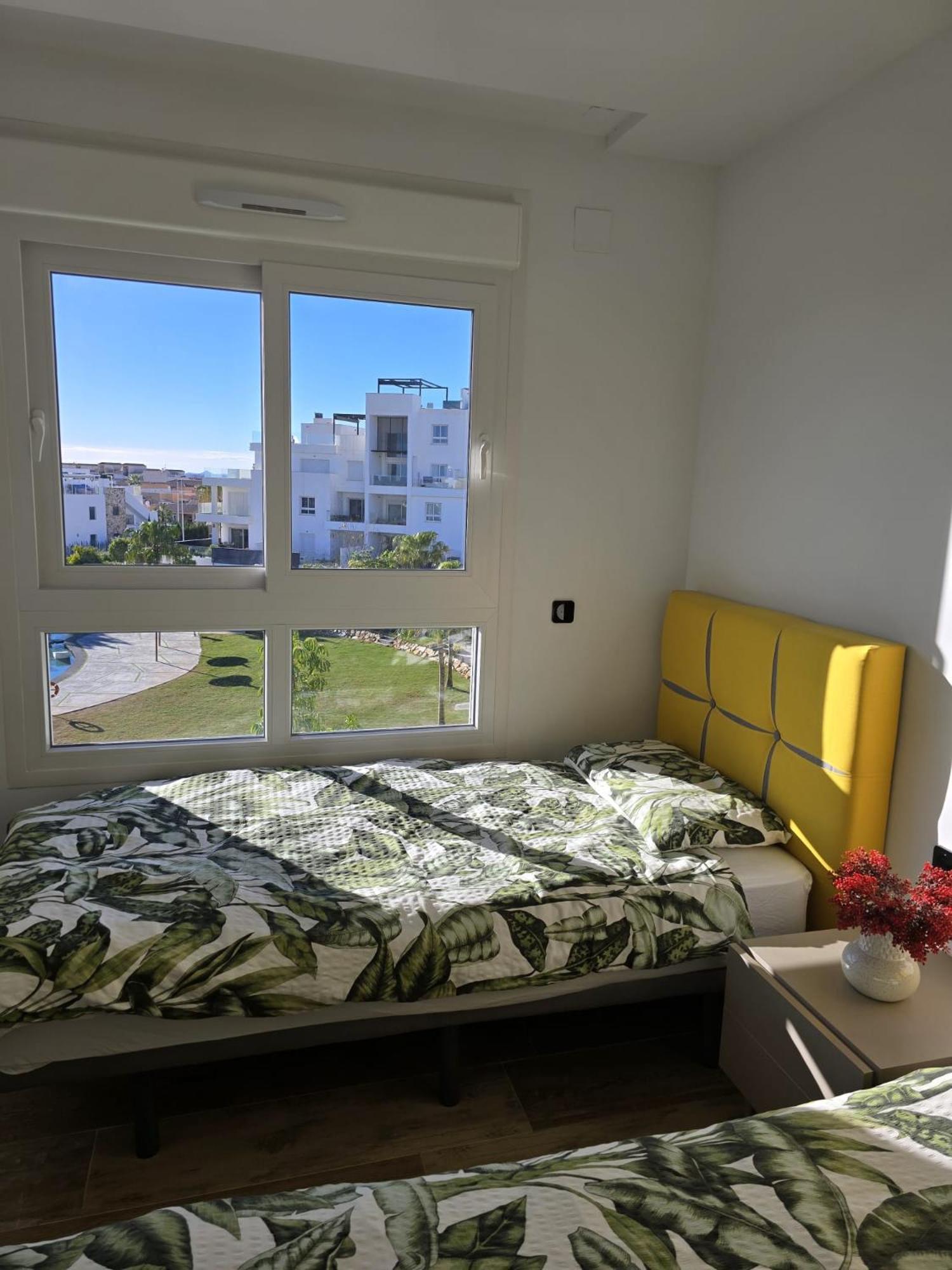 Nice 2 Bedroom Bali Apartment With Sea Views Torrevieja Exterior photo