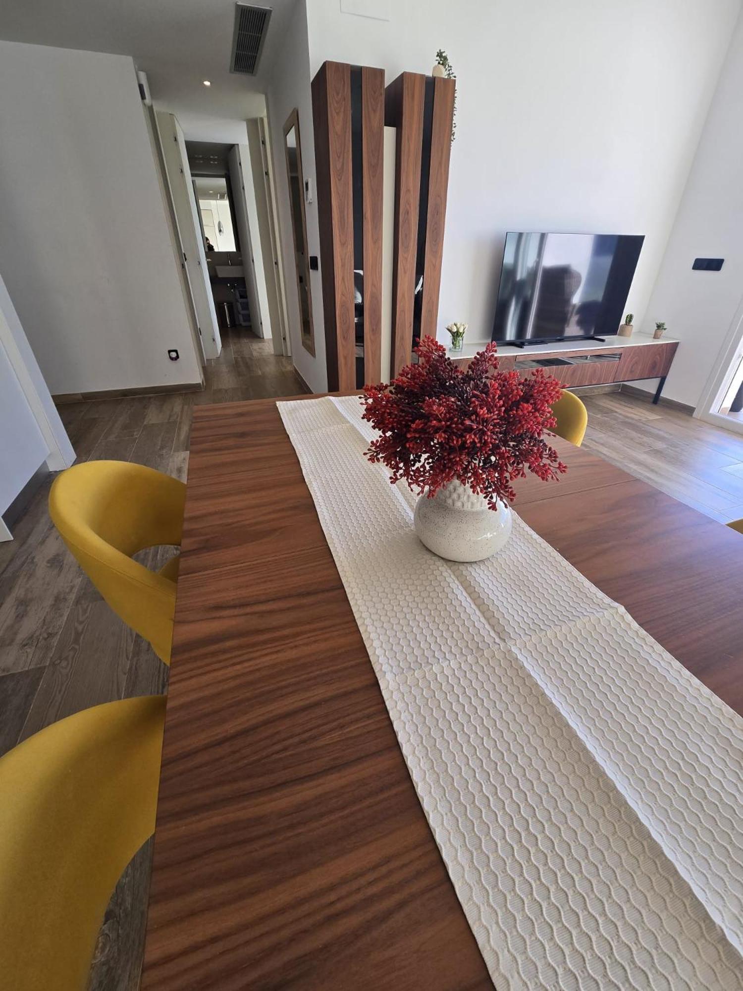 Nice 2 Bedroom Bali Apartment With Sea Views Torrevieja Exterior photo