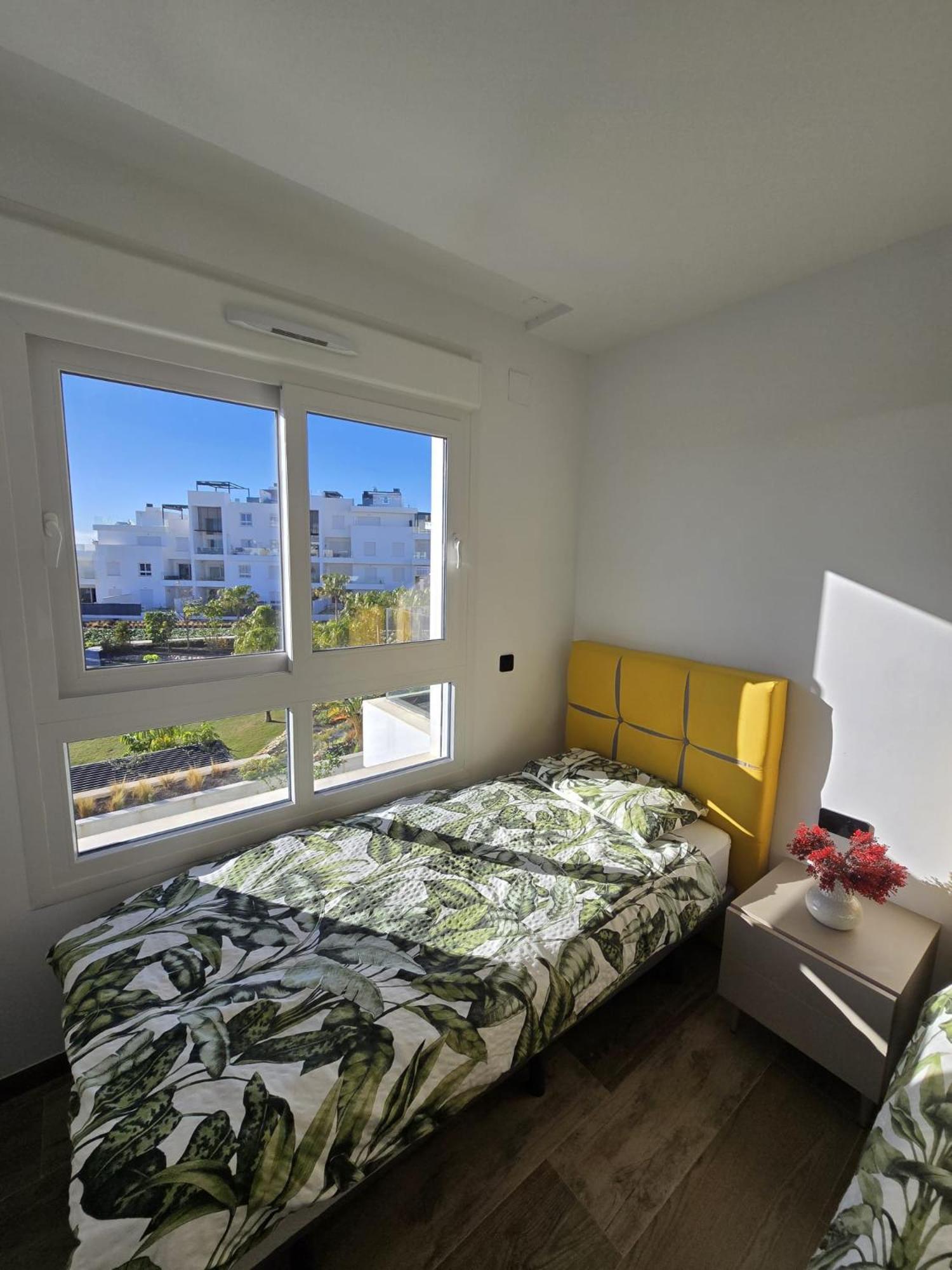 Nice 2 Bedroom Bali Apartment With Sea Views Torrevieja Exterior photo